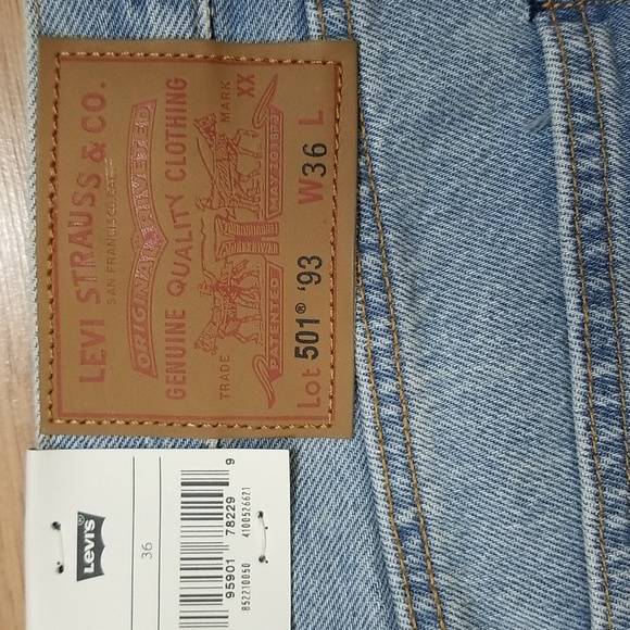 Levi's Crazy Leg 93 Shorts - Picture 3 of 8